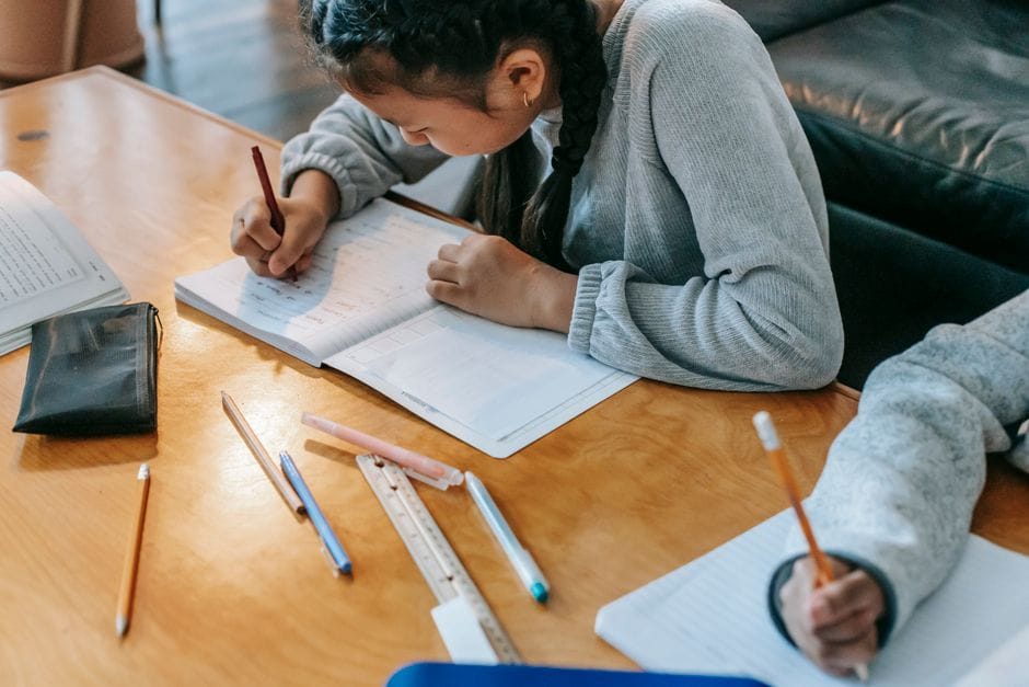 Les devoirs sans cris : ce qui a vraiment changé chez nous