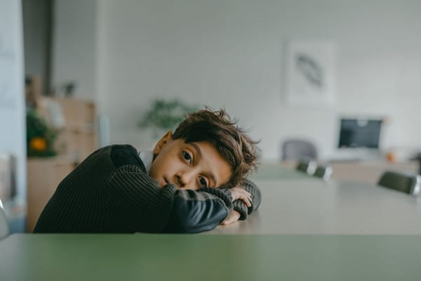 L'ennui de l'enfant en été : pourquoi il ne faut pas se précipiter pour le combler
