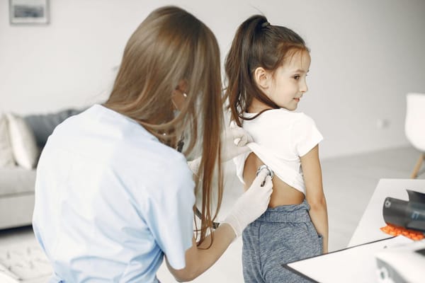 Bilan de santé avant la rentrée : vaccins, vue, dents — ce qu'il ne faut pas oublier